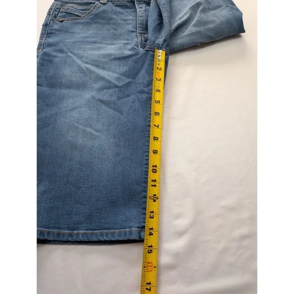 Democracy "Ab"solution Blue Denim Bermuda Shorts Medium Wash Women 8 Stretch - Picture 7 of 11